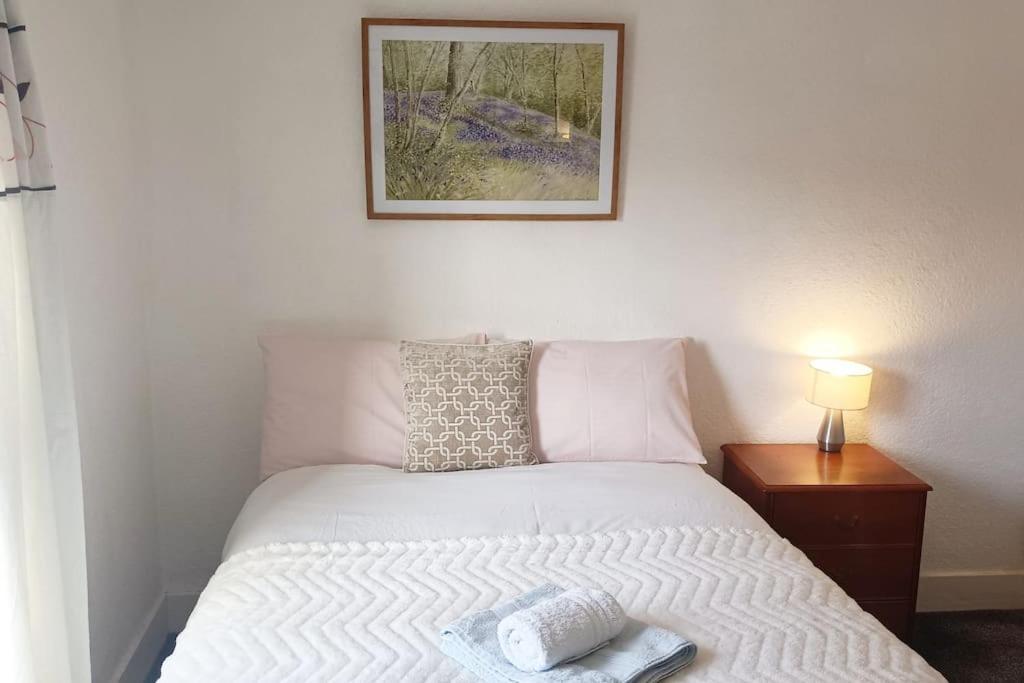 Cntrl Reading Modernized 3 Bedroom House Екстериор снимка