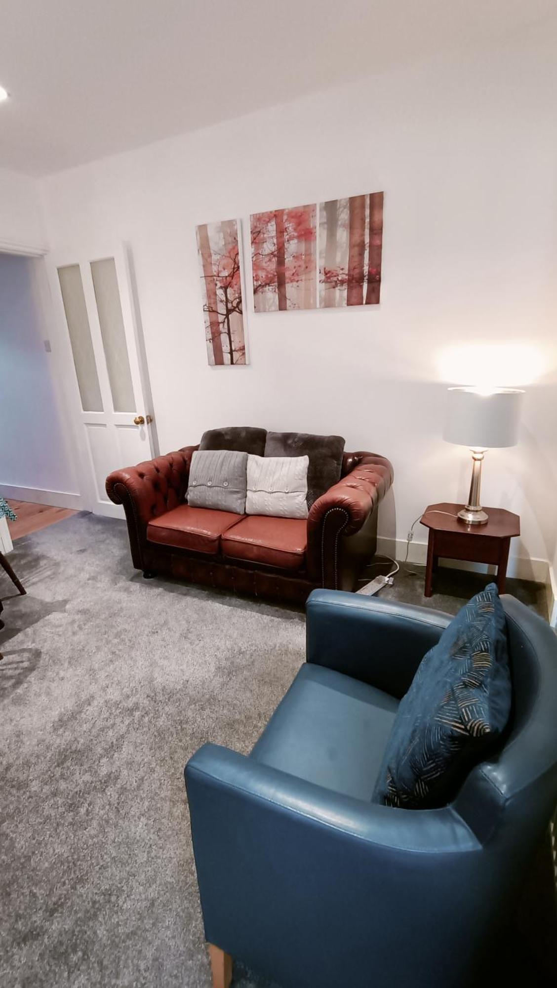 Cntrl Reading Modernized 3 Bedroom House Екстериор снимка