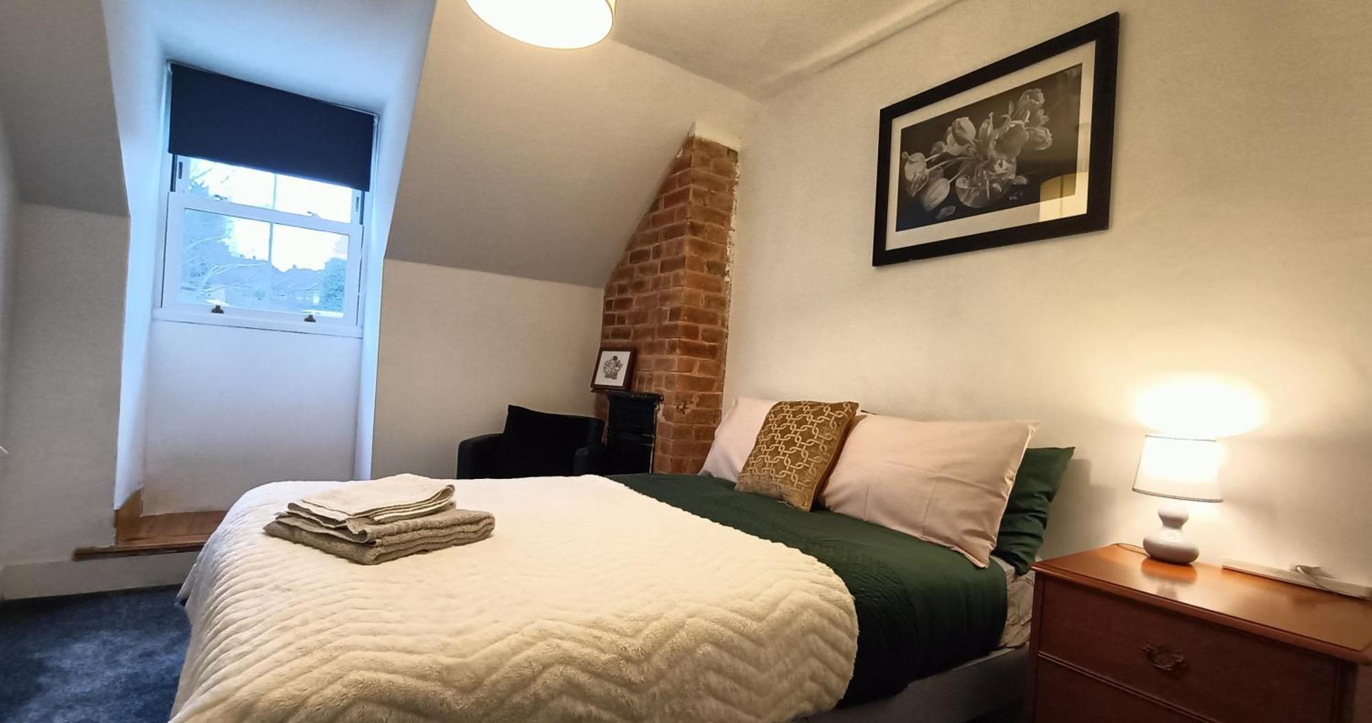 Cntrl Reading Modernized 3 Bedroom House Екстериор снимка